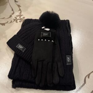 UGG Winter Black   Sweater Weather pom pom hat infinity scarf Set. NWT